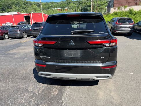 Used 2023 Mitsubishi Outlander SE Black Edition AWD/4WD image 7
