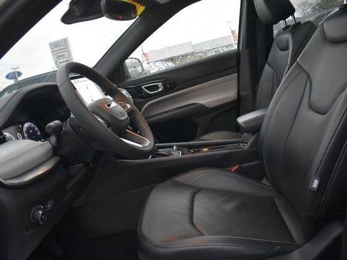 Used 2025 Jeep Compass Limited w/ Elite Group AWD/4WD image 27