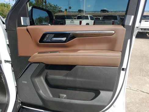 New 2026 Chevrolet Tahoe High Country w/ Sun And Tow Package AWD/4WD image 9