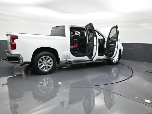 Used 2020 Chevrolet Silverado 1500 LT w/ All-Star Edition image 31