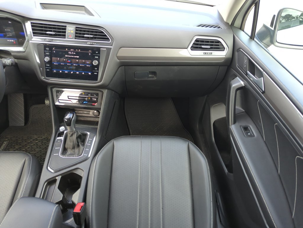 Used 2023 Volkswagen Tiguan SE FWD image 16