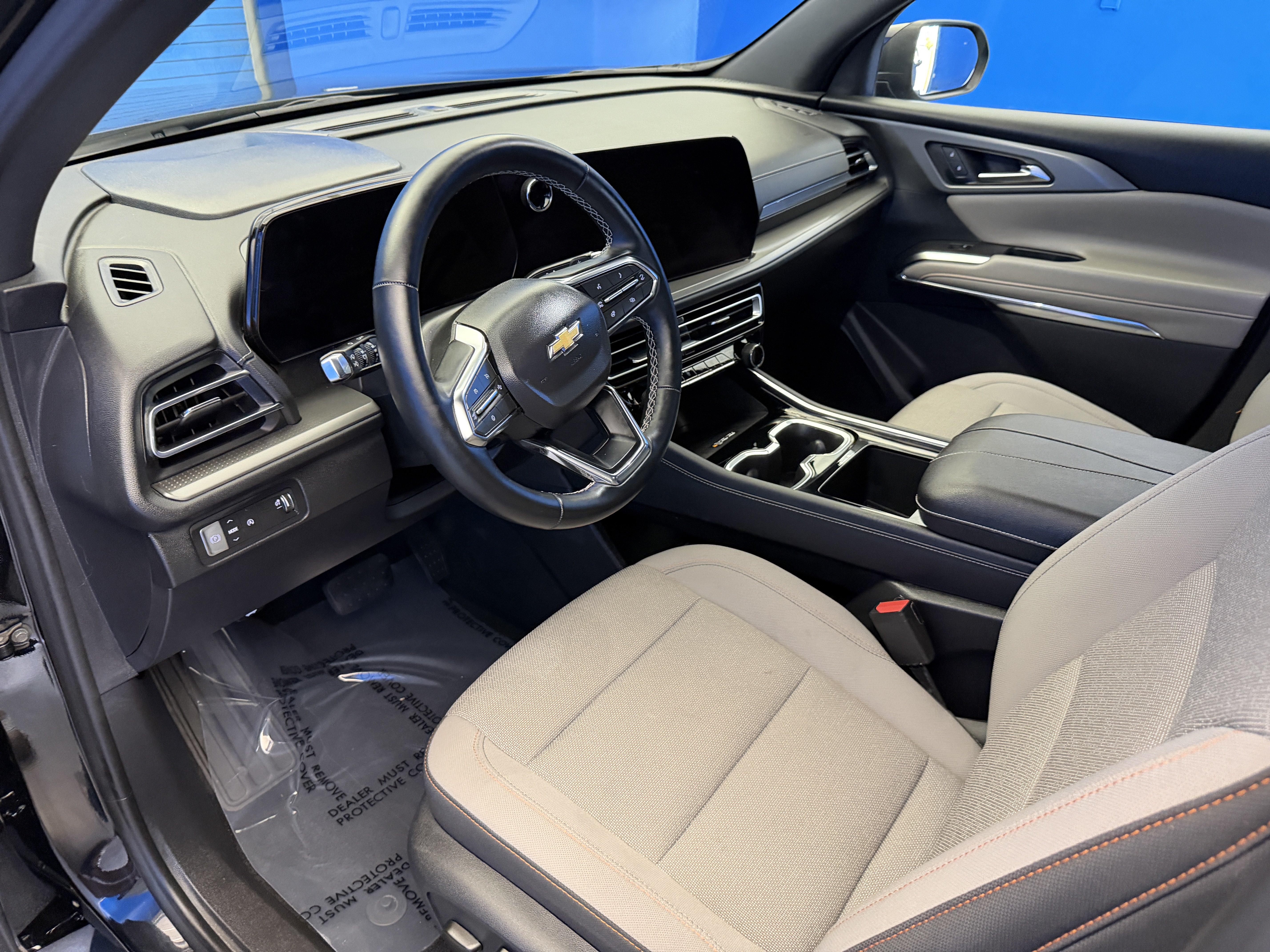 Used 2026 Chevrolet Traverse LT w/ Driver Confidence Package FWD image 11