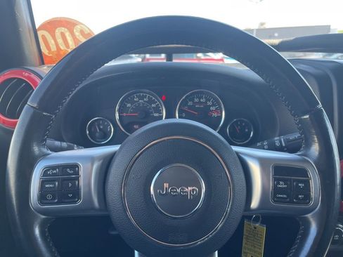 Used 2016 Jeep Wrangler Unlimited Rubicon AWD/4WD image 14