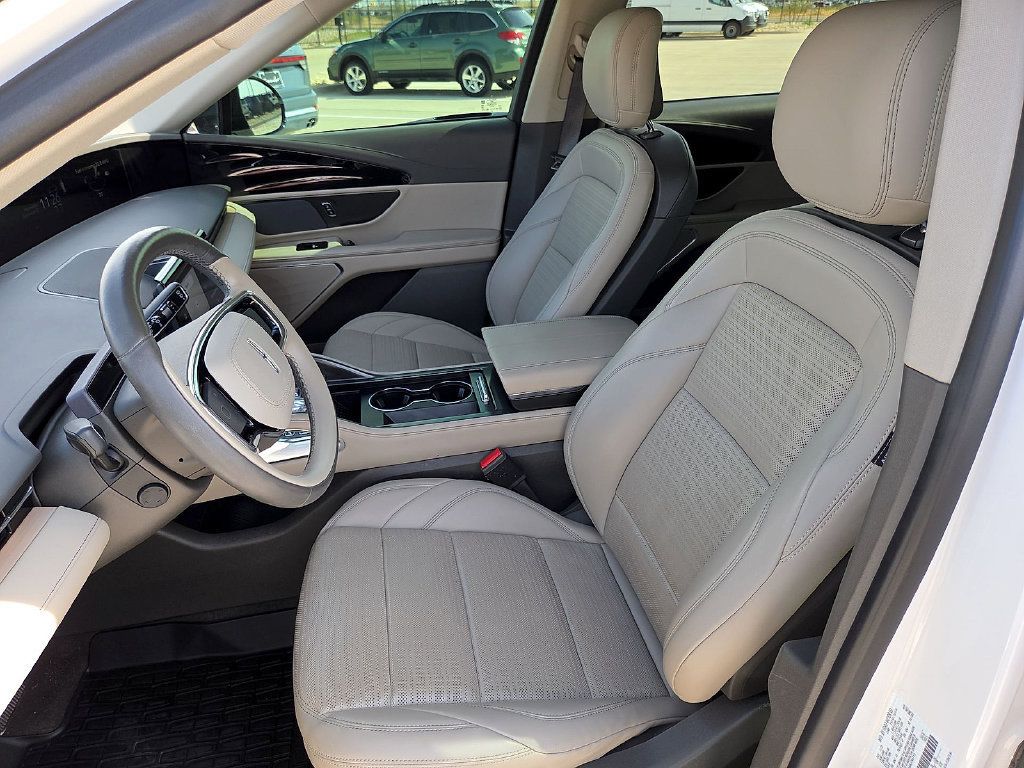 Used 2024 Lincoln Nautilus Reserve AWD/4WD image 16