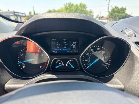 Used 2015 Ford Escape SE w/ Equipment Group 201A AWD/4WD image 13