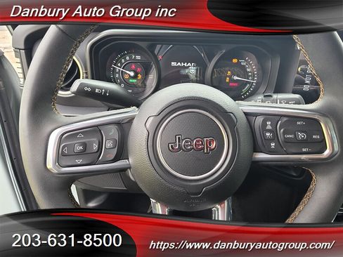 Used 2024 Jeep Wrangler Unlimited Sahara image 12