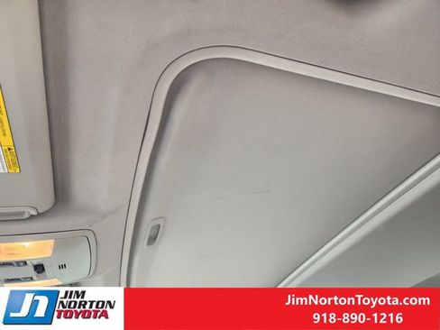 Used 2018 Toyota RAV4 Limited image 28