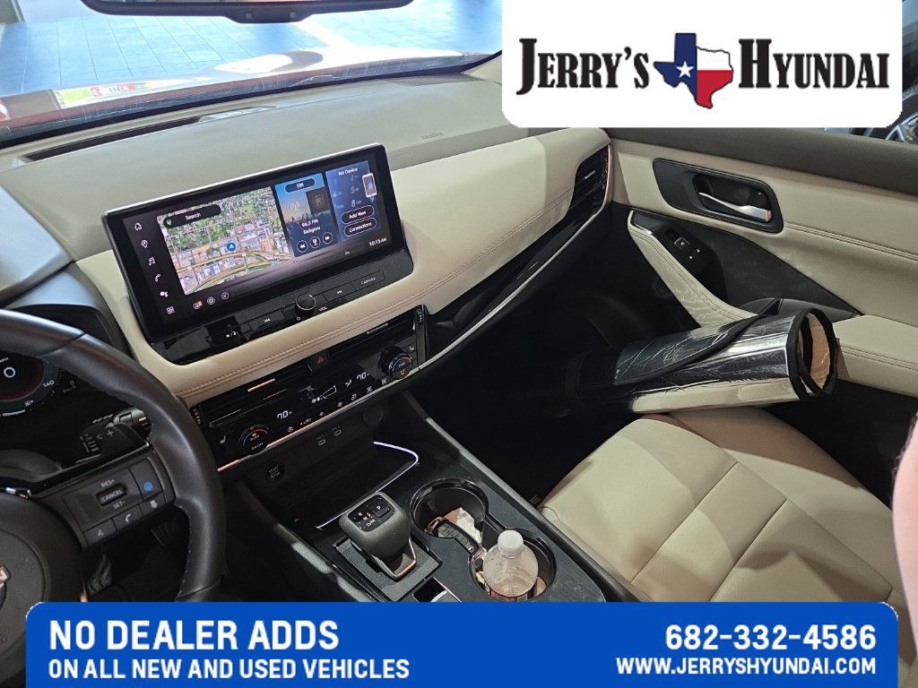 Used 2024 Nissan Rogue SL FWD image 13