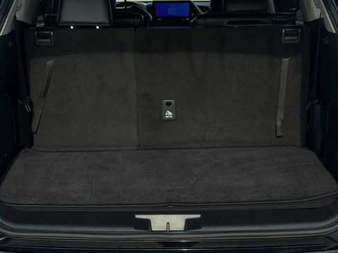 Used 2025 Toyota Highlander Limited FWD image 17