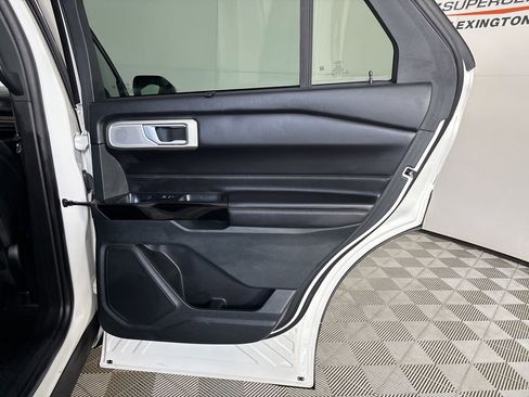 Used 2023 Ford Explorer Platinum w/ Technology Package AWD/4WD image 26