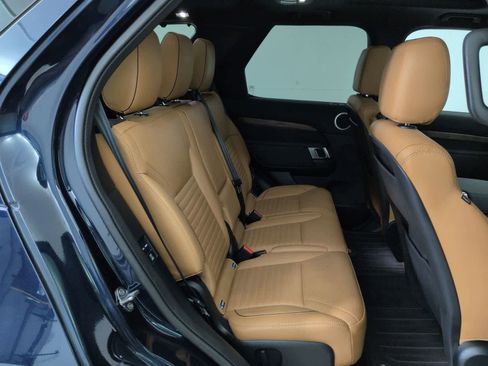 Used 2020 Land Rover Discovery HSE image 20