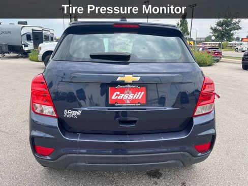 Used 2018 Chevrolet Trax LS w/ LPO, Cargo Package FWD image 5