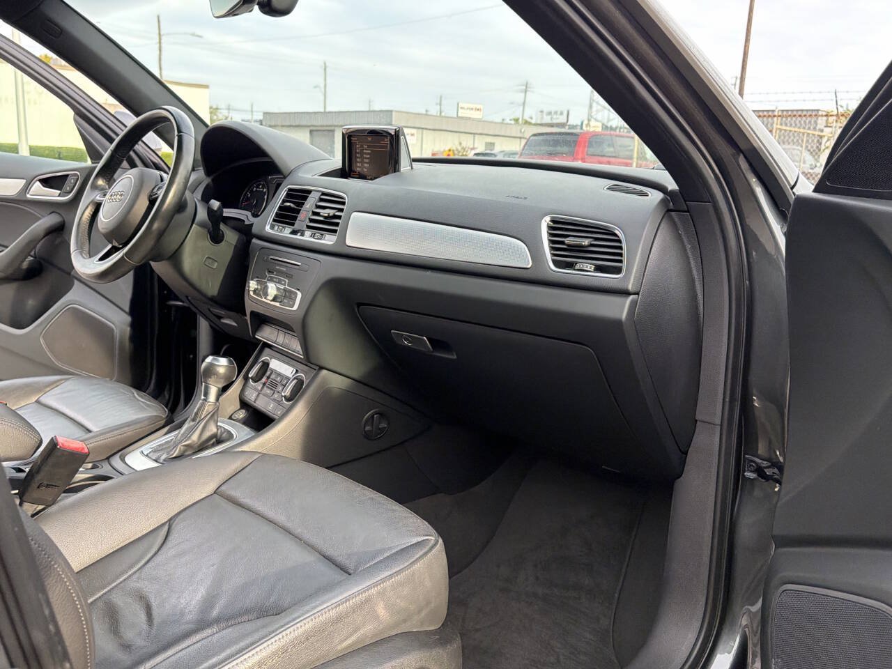 Used 2018 Audi Q3 2.0T Premium w/ Convenience Package FWD image 12