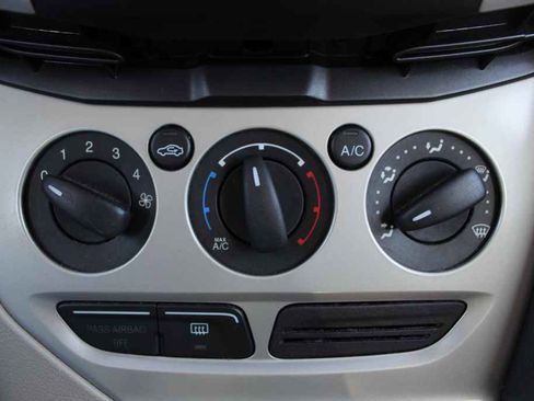 Used 2014 Ford Focus SE image 21