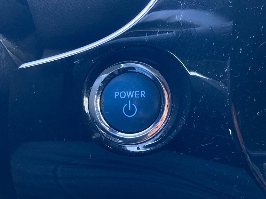 Used 2020 Toyota Prius LE FWD image 18