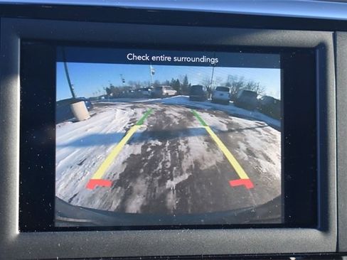 Used 2018 Chrysler Pacifica Touring-L image 29