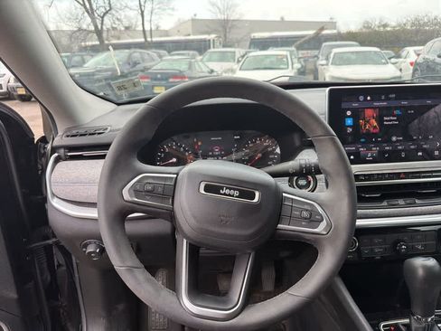 Used 2022 Jeep Compass Latitude image 33