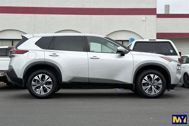 Used 2023 Nissan Rogue SV FWD image 3