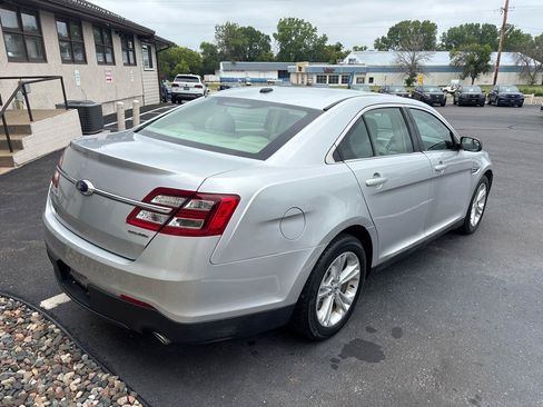 Used 2017 Ford Taurus SE FWD image 3