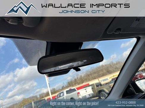 Used 2019 Toyota Corolla L image 15