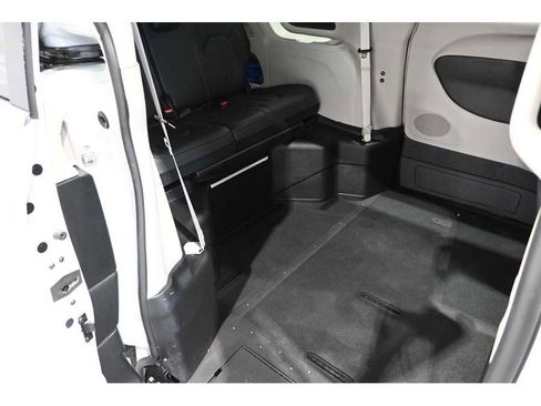 Used 2022 Chrysler Pacifica Touring-L FWD image 18