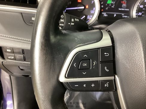 Used 2022 Toyota Highlander XLE AWD/4WD image 21