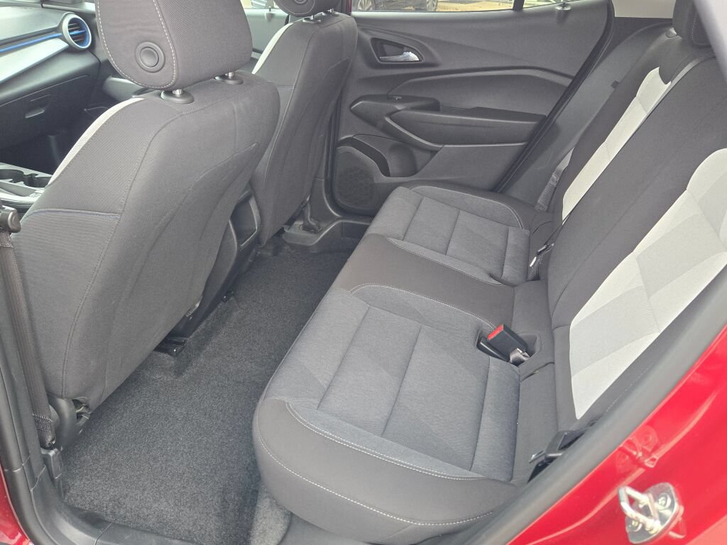 Used 2024 Chevrolet Trax LS w/ LS Convenience Package FWD image 15