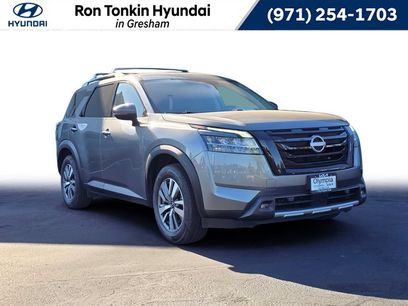 Used 2023 Nissan Pathfinder SL w/ Lighting Package (N92)