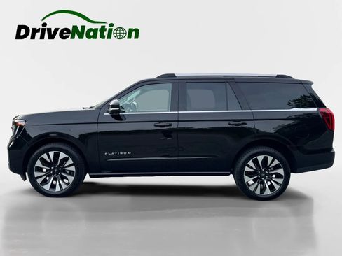 Used 2026 Ford Expedition Platinum w/ Driver's Package AWD/4WD image 8