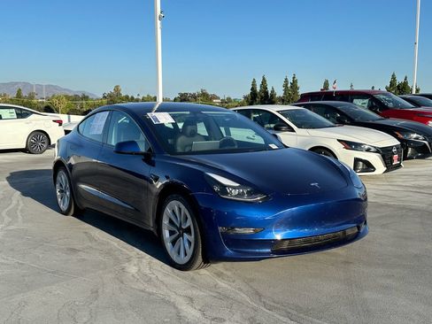 Used 2023 Tesla Model 3 Standard Range RWD image 10