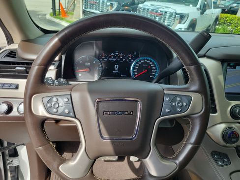 Used 2020 GMC Yukon Denali w/ Denali Ultimate Package AWD/4WD image 22