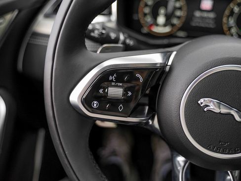 New 2025 Jaguar F-PACE R-Dynamic S AWD/4WD image 32