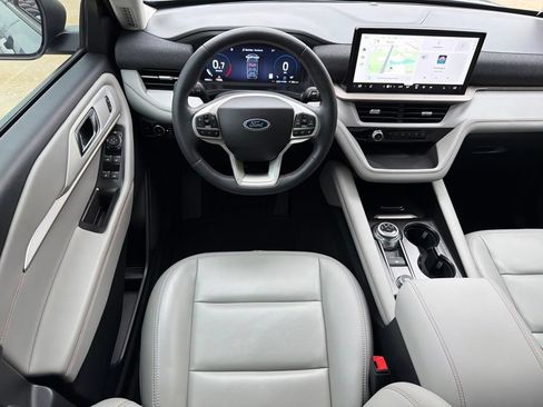 Used 2025 Ford Explorer Active w/ Active Comfort Package AWD/4WD image 23