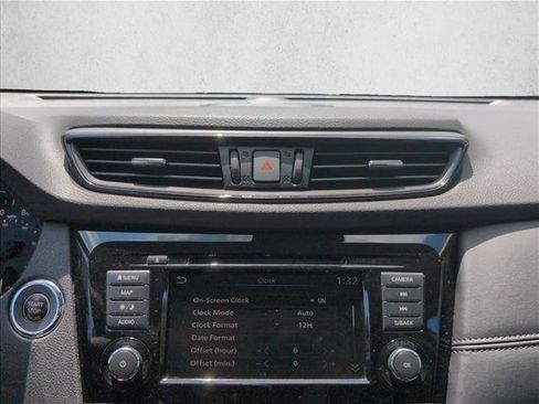 Used 2019 Nissan Rogue SL w/ Premium Package FWD image 14