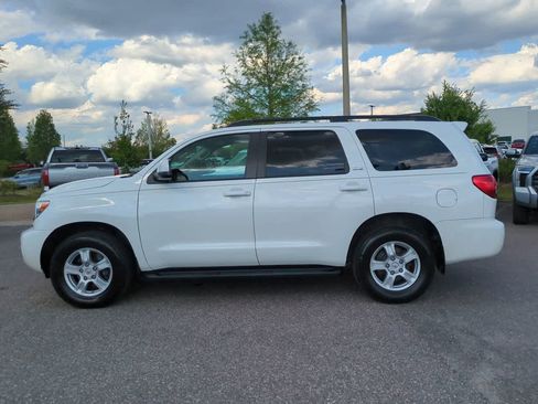 Used 2014 Toyota Sequoia SR5 w/ Premium Package AWD/4WD image 3