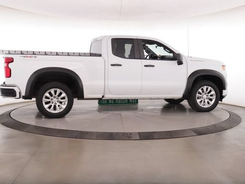 Used 2019 Chevrolet Silverado 1500 Custom w/ Custom Value Package AWD/4WD image 6