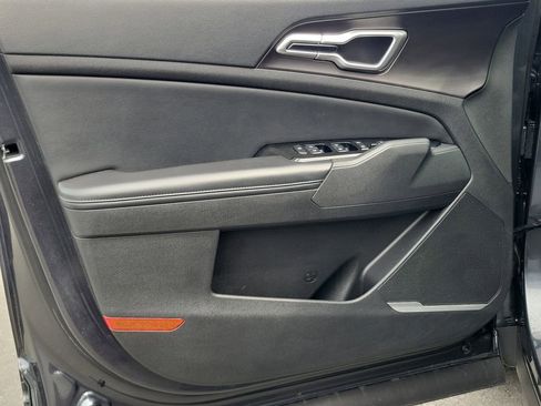 Used 2024 Kia Sportage EX image 19