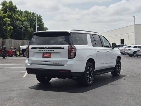 Used 2022 Chevrolet Suburban RST w/ Luxury Package AWD/4WD image 5