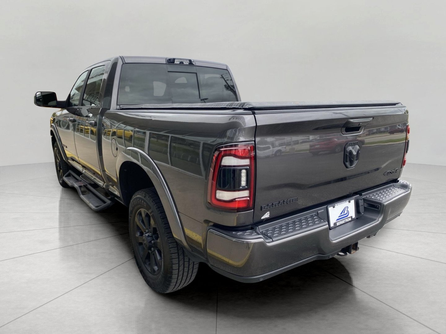 Used 2022 RAM 3500 Laramie AWD/4WD image 8