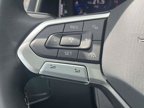 Used 2023 Volkswagen Tiguan SEL R-Line AWD/4WD image 34