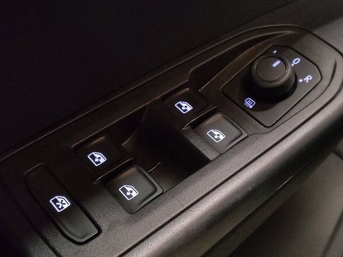 Used 2024 Volkswagen Taos SE image 27