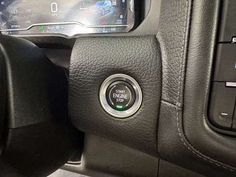 Used 2022 GMC Yukon XL Denali w/ Denali Premium Package image 23