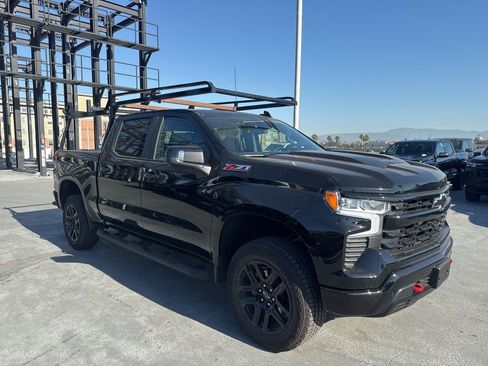 Used 2025 Chevrolet Silverado 1500 LT Trail Boss w/ LT Trail Boss Premium Package image 3