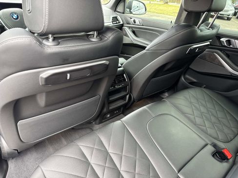 Used 2025 BMW X5 xDrive50e image 13