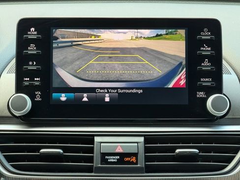 Used 2018 Honda Accord Sport image 12