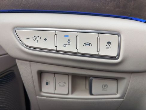 Used 2020 Genesis G90 3.3T Premium image 16