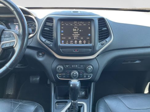 Used 2015 Jeep Cherokee Limited w/ Trailer Tow Group FWD image 11