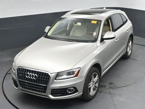 Used 2016 Audi Q5 2.0T Premium Plus w/ Technology Package AWD/4WD image 29