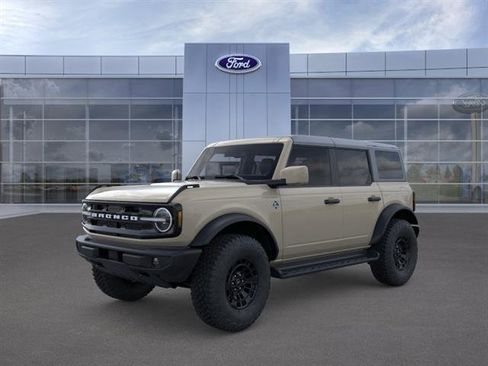 New 2026 Ford Bronco Outer Banks w/ Sasquatch Package AWD/4WD image 1