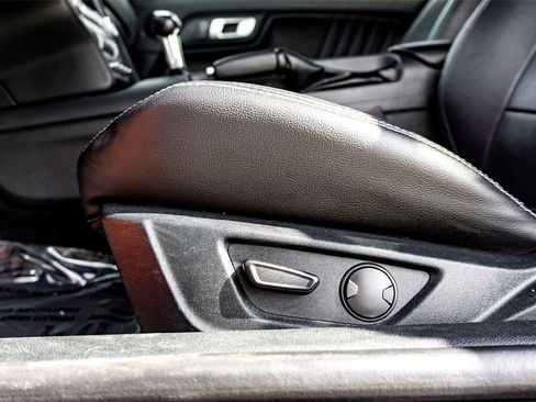 Used 2023 Ford Mustang Convertible image 12